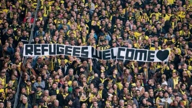 refugiés, banderoles, stades
