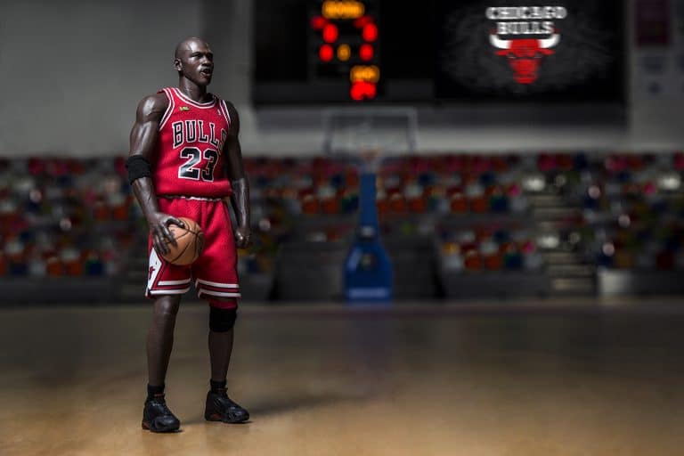 Pourquoi Michael Jordan est bien meilleur que Tom Brady ?