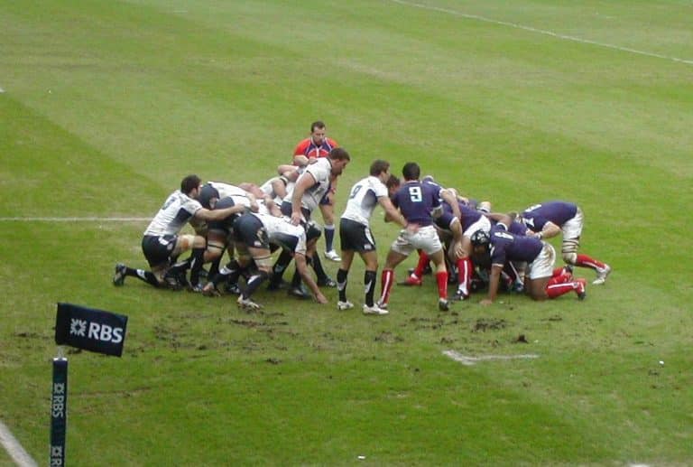 Après leur défaite en Écosse, des rugbymen français participent à une soirée douteuse