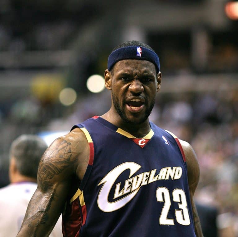 Lebron James rejoint les Los Angeles Lakers