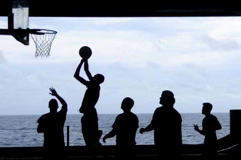 Comment le basketball améliore la santé des jeunes