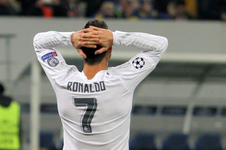 Douglas Costa : Cristiano Ronaldo va faire progresser la Juve