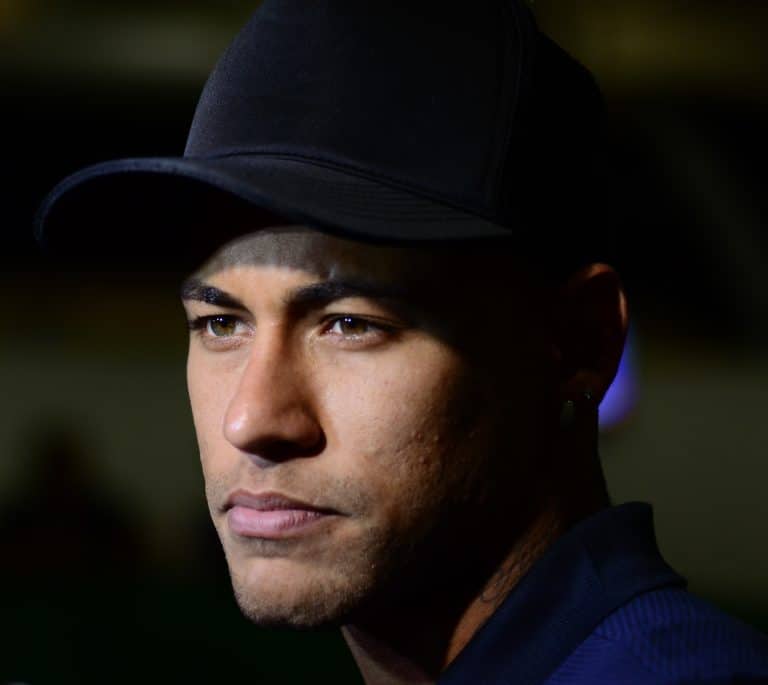 Neymar se confie à ses coéquipiers du PSG ses intentions de quitter le club parisien