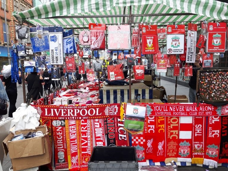 Liverpool cherche à faire vernir des grands joueurs lors des prochains transferts