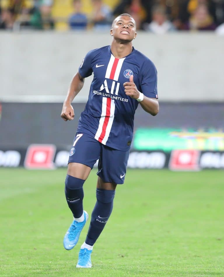 Le PSG aimerait prolonger Mbappé que Neymar