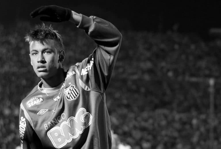 Neymar prolonge son contrat avec le PSG