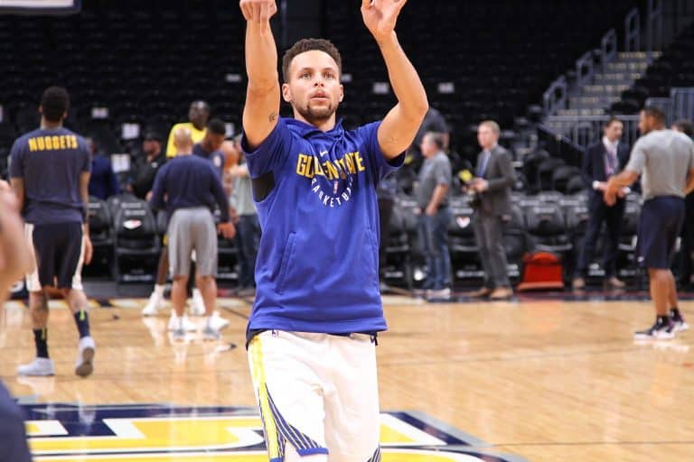 Les Warriors préparent une offre pour Curry afin de l’encourager à rester