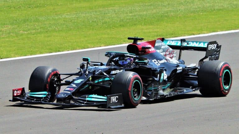 La 100e victoire de Lewis Hamilton en Russie ne peut masquer l’inquiétude quant aux chances de titre en F1