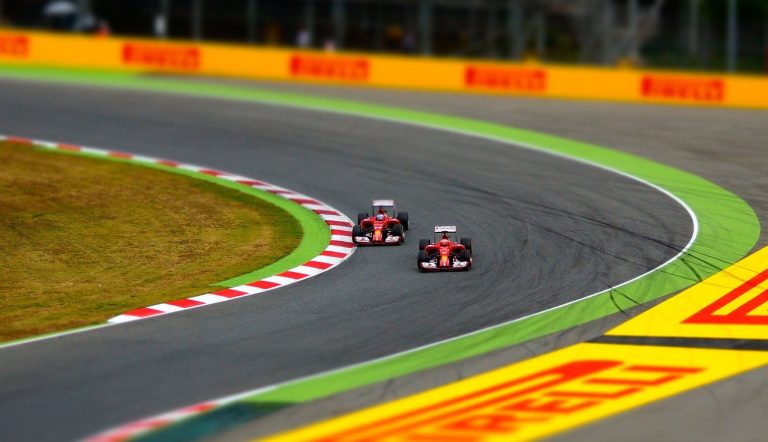 Verstappen étend son avance sur Hamilton pour la course au titre