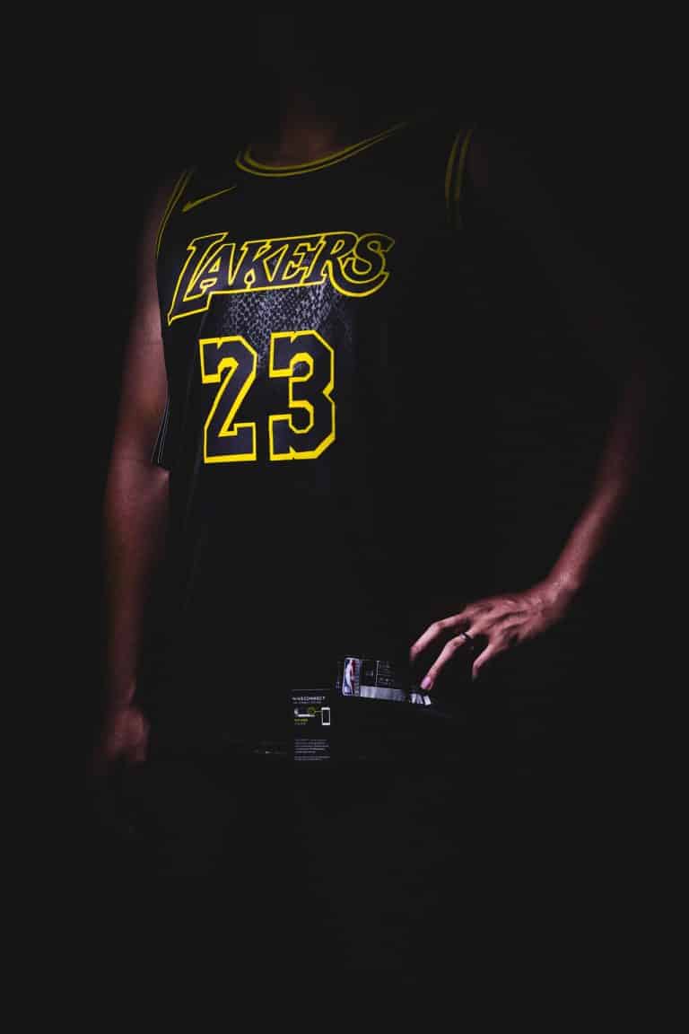Le retour monstre de Lebron James lors de la victoire des Lakers en prolongation