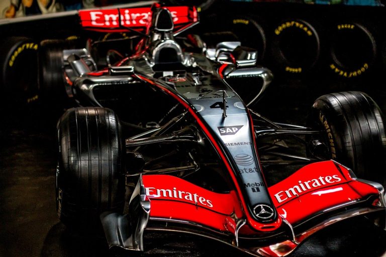 Max Verstappen bat Lewis Hamilton pour remporter son premier titre mondial de F1