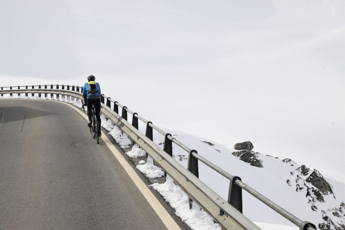Lombardie : Seixas bat le record d’âge et écrase la course en montée