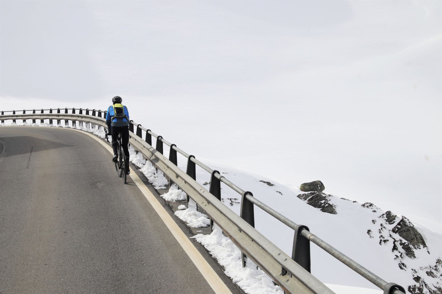 Lombardie : Seixas bat le record d’âge et écrase la course en montée