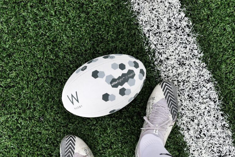 Un seul genou au sol suffit désormais pour rendre un plaquage illégal au rugby